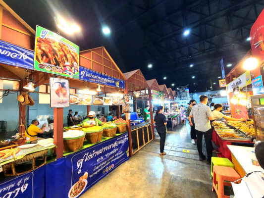 บูธไม้ทรงไทย ตลาดย้อนยุค